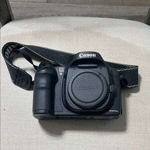 Canon EOS 10D body